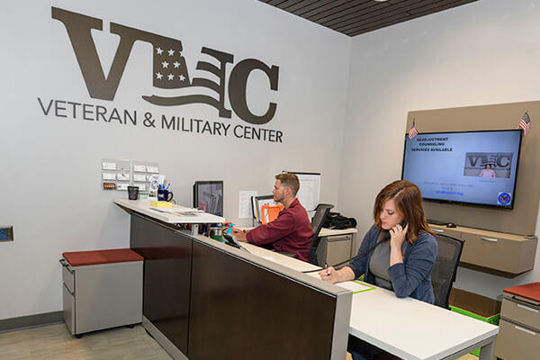 photo of students in the veteran and military center