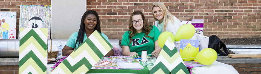 photo of students outside on campus