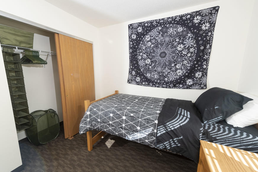 photo of a college or university park apartment