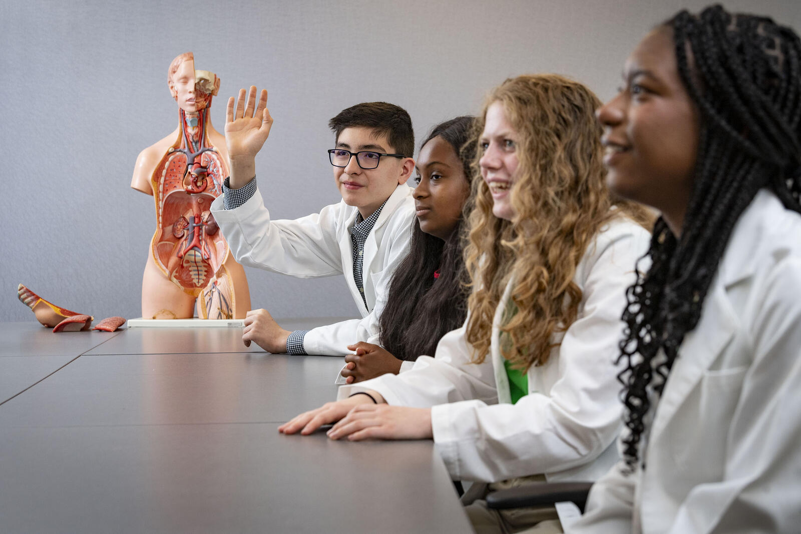 photo of students in the horizons in medicine program